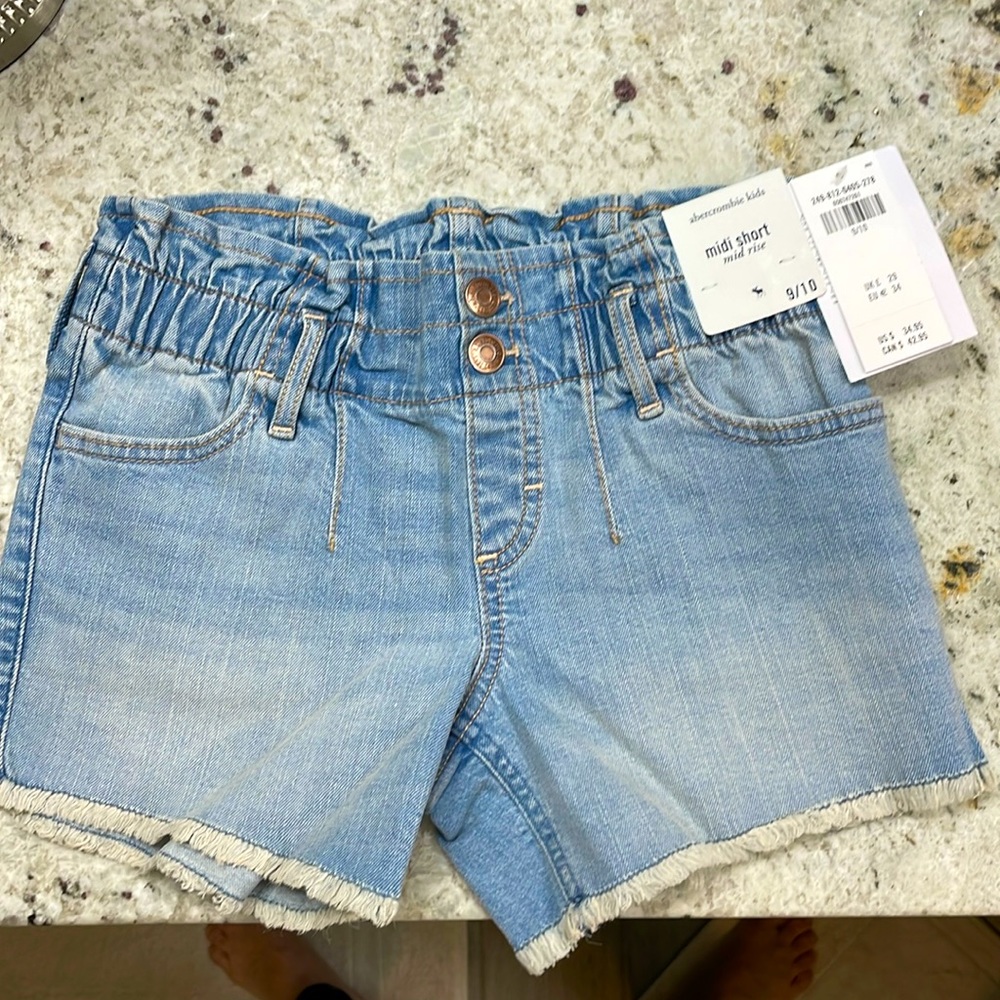 NWT Abercrombie kids midi short mid rise size 9/10